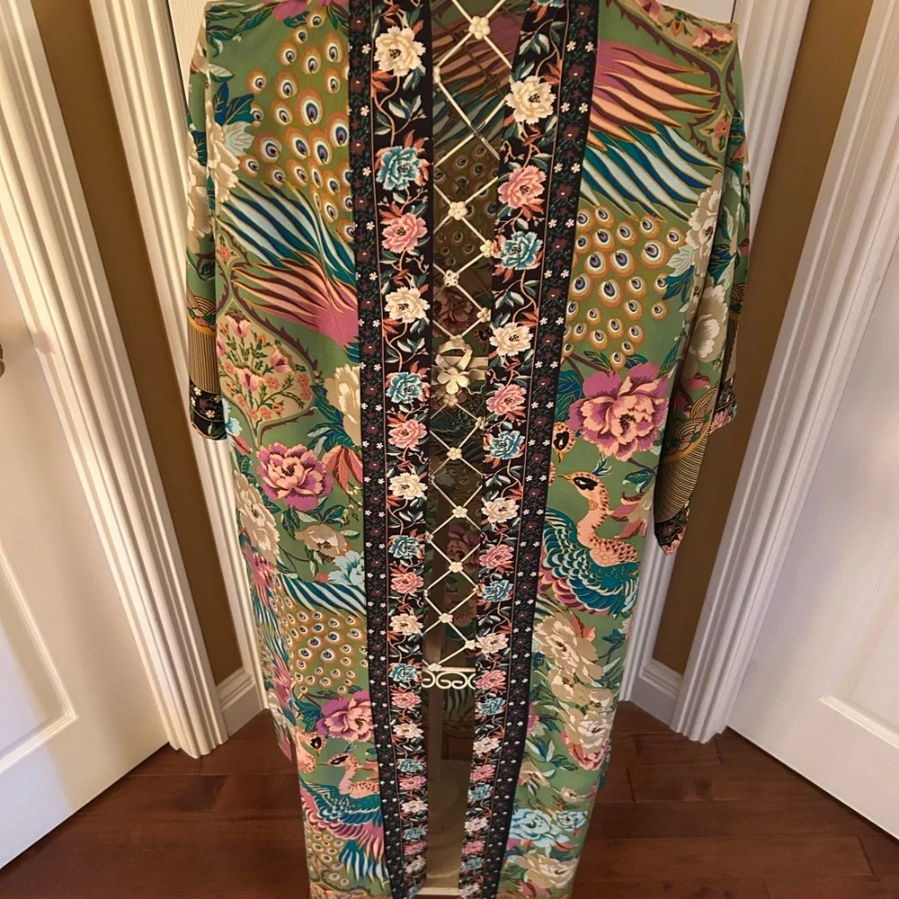 beautiful kimono, one size new - Picture 8 of 11